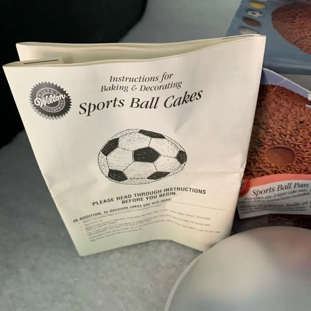 Wilton 3D Sports Ball Pan 2105-6506 With Instructions